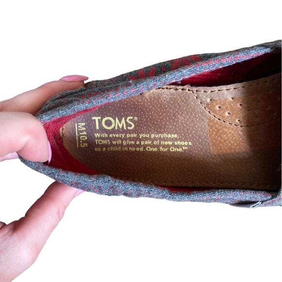 TOMS Snowflake Slip On Flats Gray And Red Size 10.5 - Picture 6 of 6